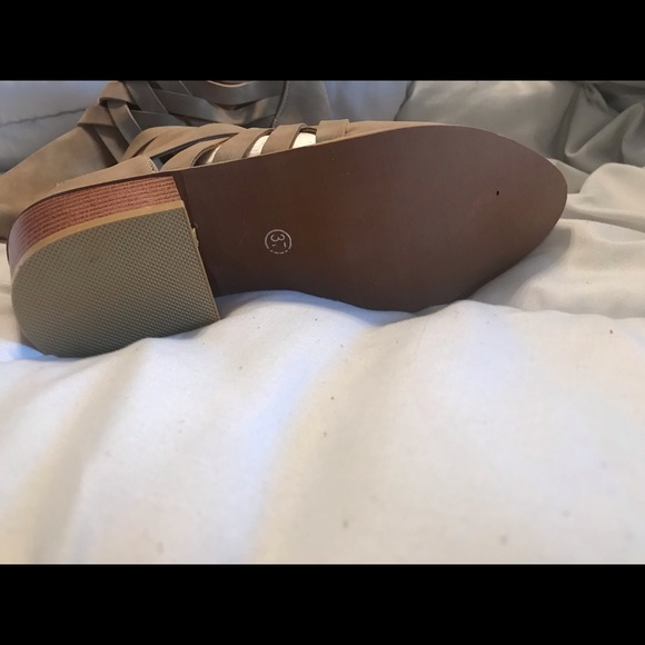 Woven tan booties - Picture 5 of 5